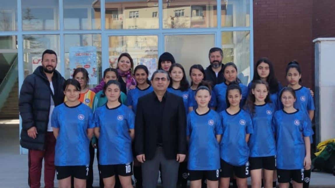 Yıldız Kızlar Futbol Takımımız Türkiye Şampiyonasında 