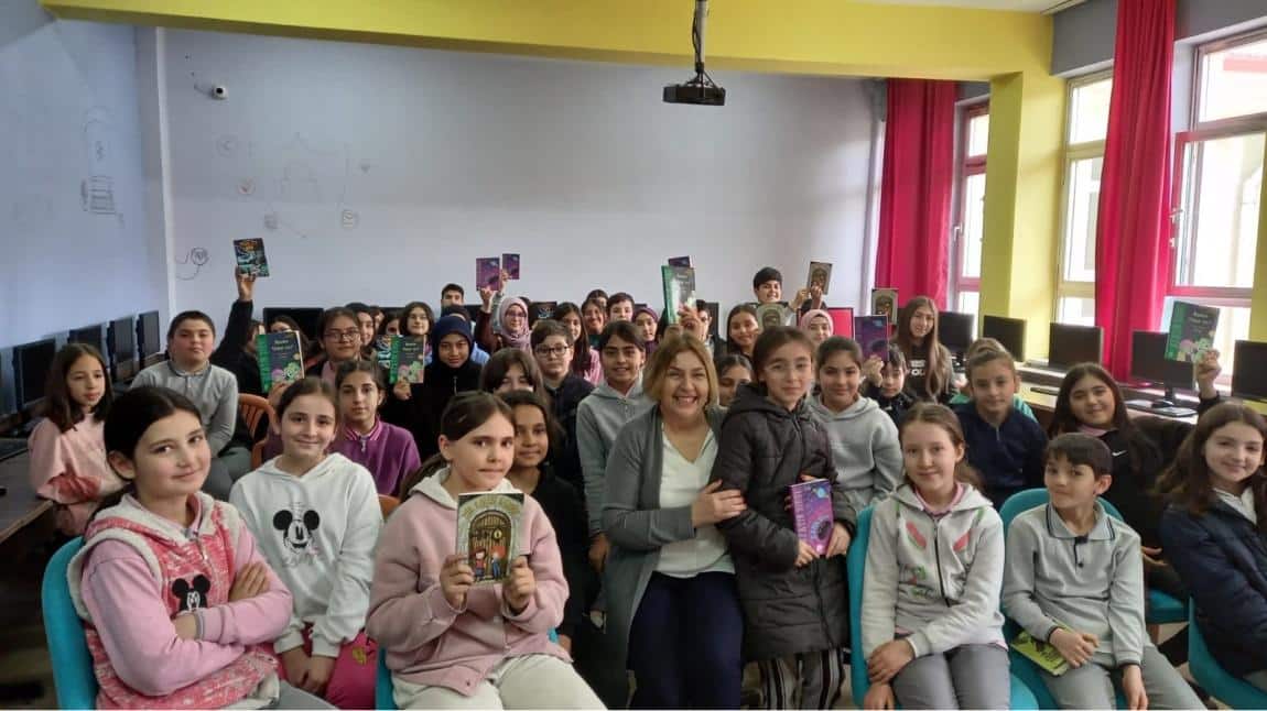 Çocuk Edebiyatı Yazarı İlkay Marangoz Kütüphaneler Haftası'nda Öğrencilerimizle Buluştu
